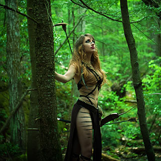 Azura Arete (A Huntress Hunts Alone) - 2013.05.19 - Photo #0012 v3 | Darkwell Studios